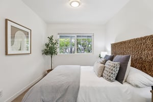 Vincent St-S2502-034.jpg