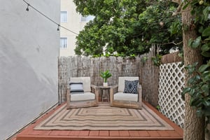 Vincent St-S2502-040.jpg