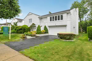 Woodmere Dr-0806-003.jpg