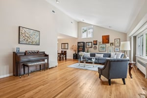 Woodmere Dr-0806-004.jpg