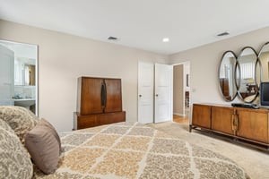Woodmere Dr-0806-017.jpg