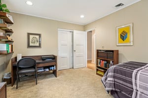 Woodmere Dr-0806-022.jpg