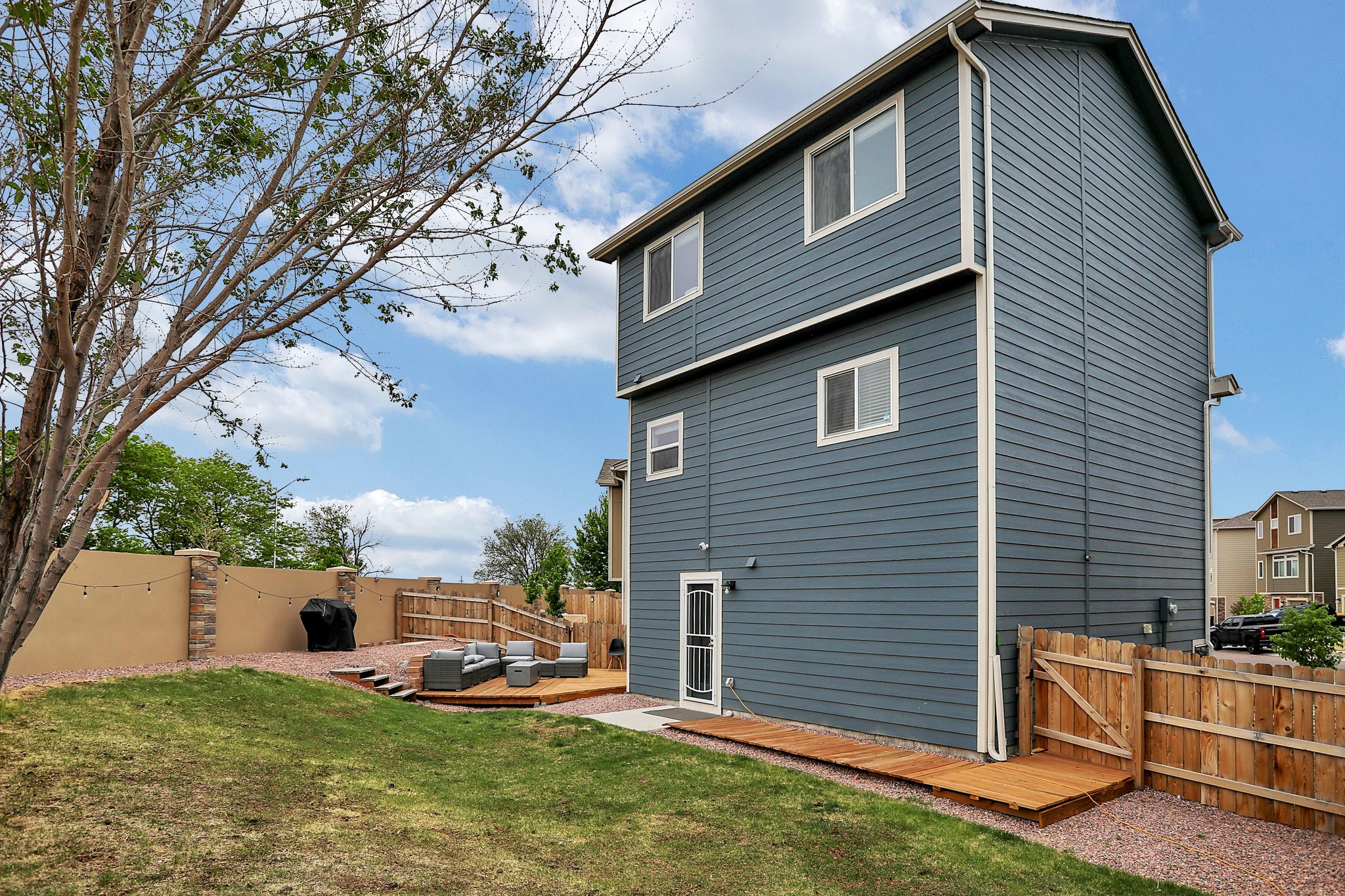 905 Grissom Dr., Colorado Springs, CO 80915 PixVid