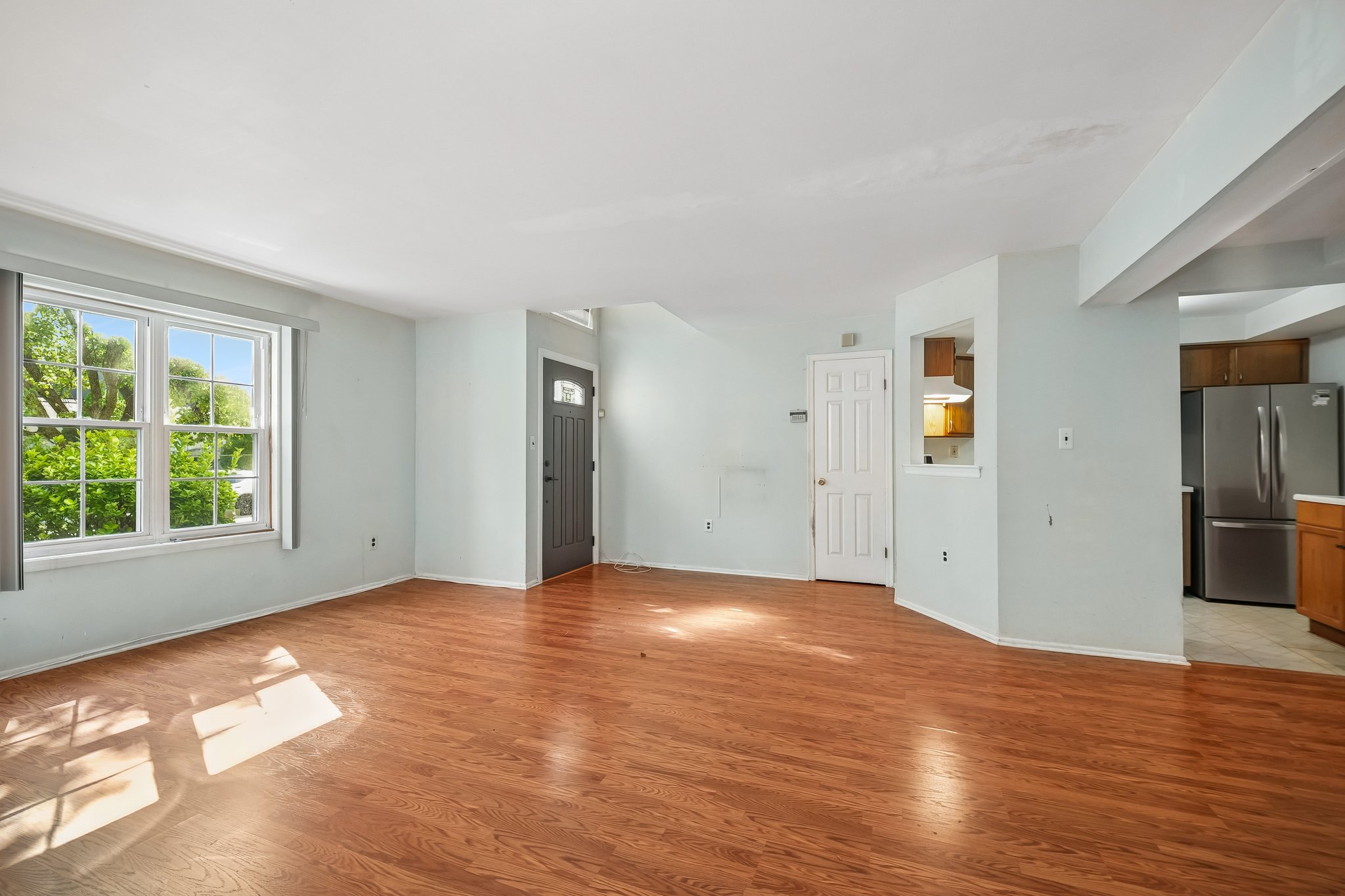 Living Room #2.jpg