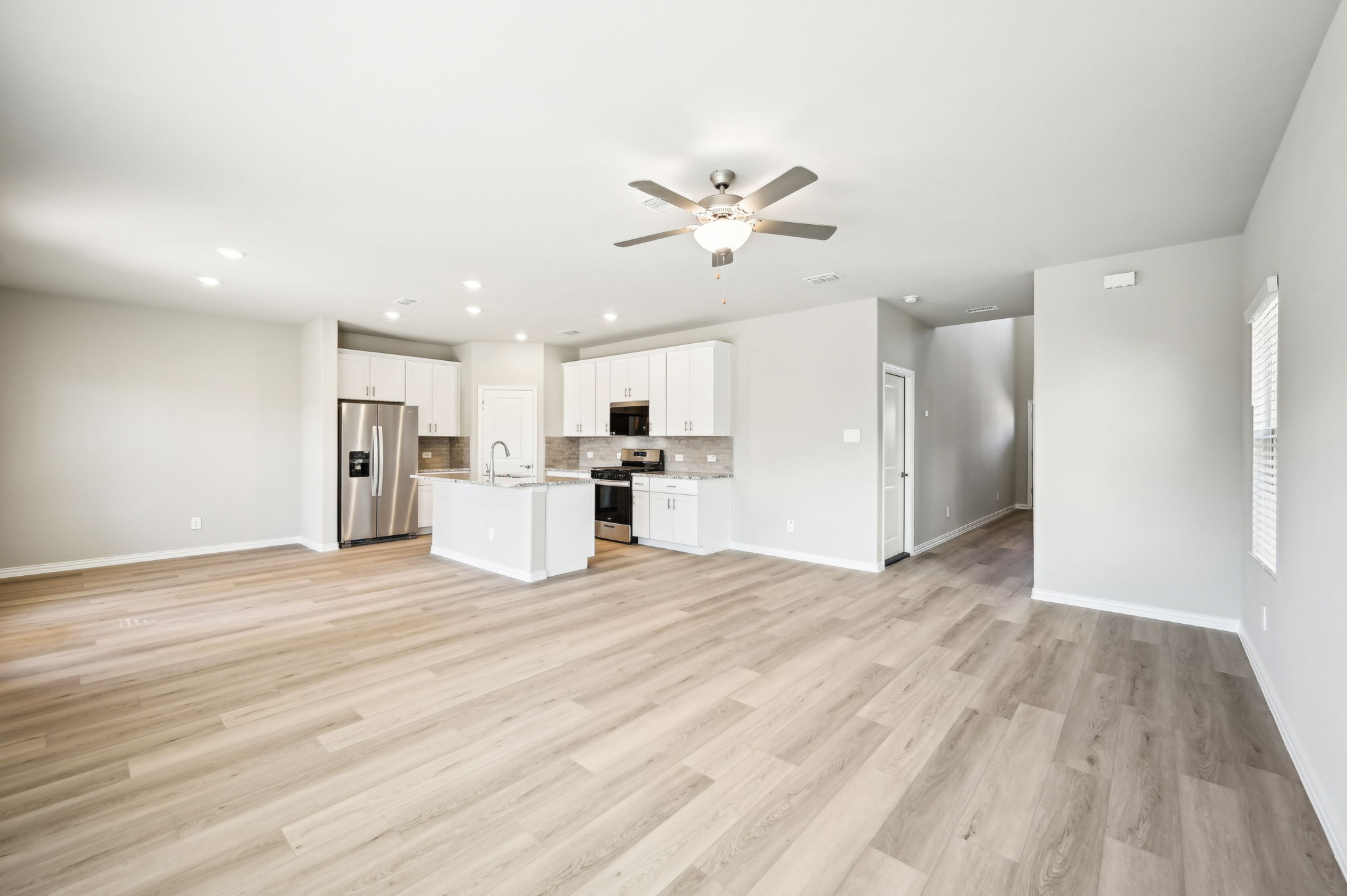 DFW - Eastridge - 905 Rosemary Hill Dr, Princeton, TX 75407 - 005