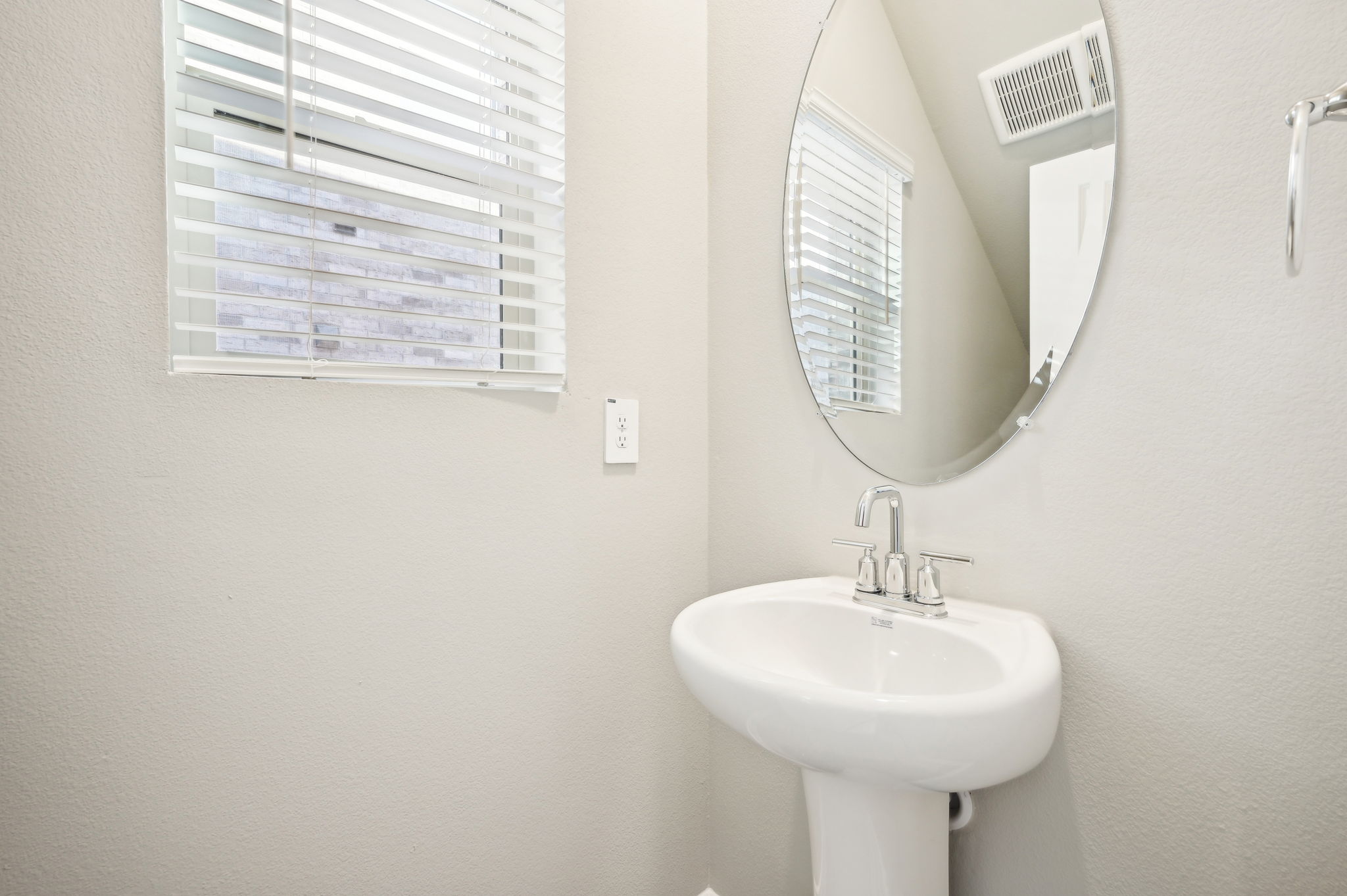 DFW - Eastridge - 905 Rosemary Hill Dr, Princeton, TX 75407 - 027