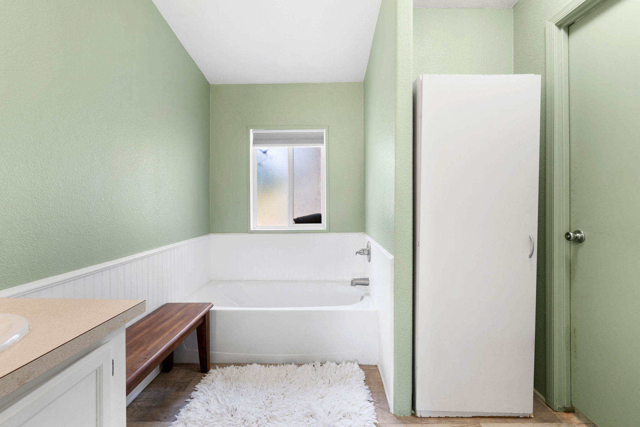 Primary Bathroom (2)