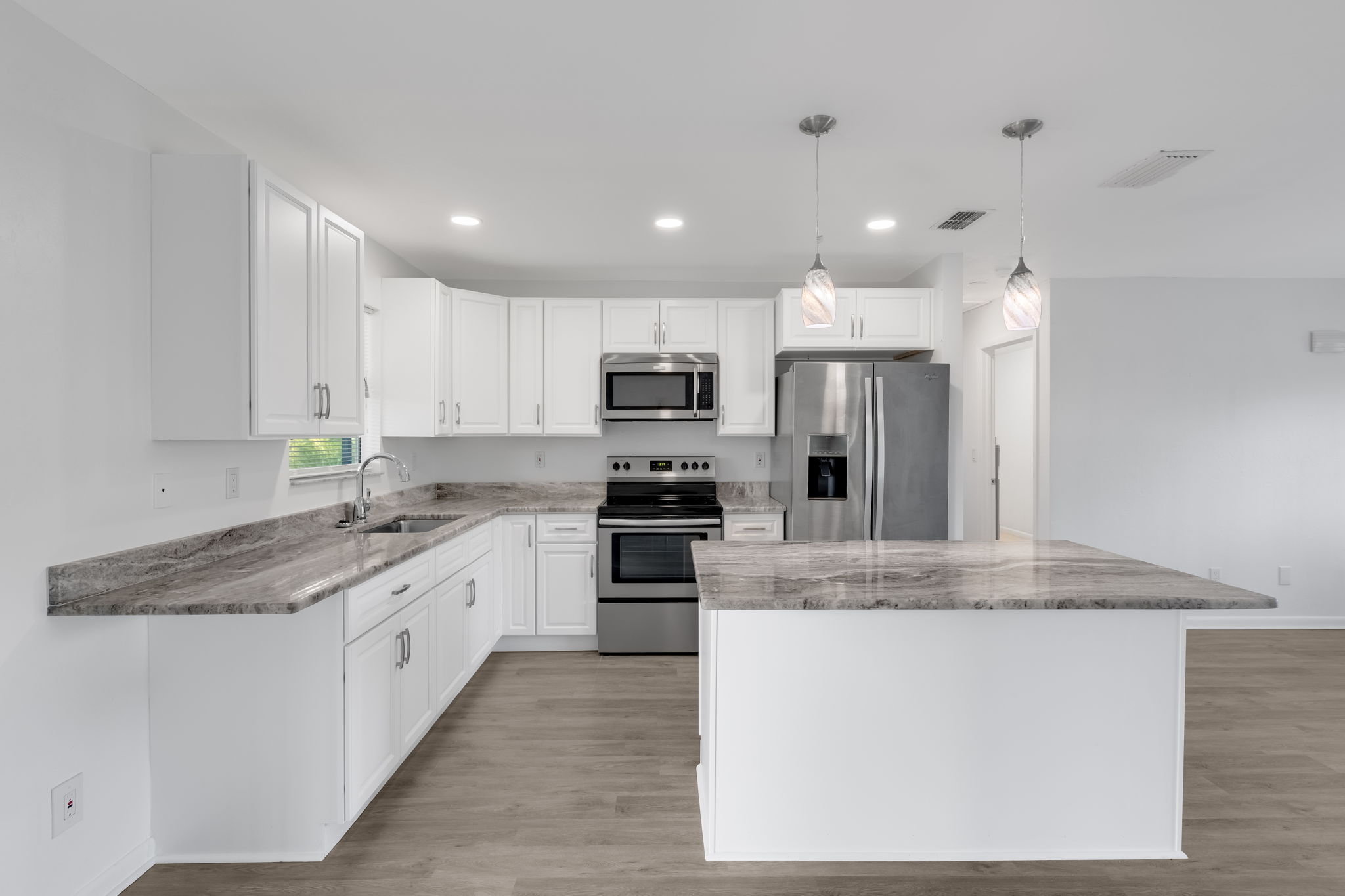 Kitchen 1 of 4