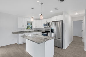Kitchen 2 of 4