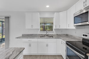 Kitchen 3 of 4