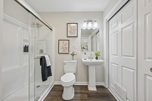 N 200-S1108-018.jpg