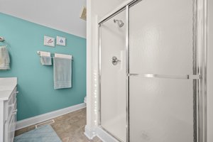 Loft Full Bathroom