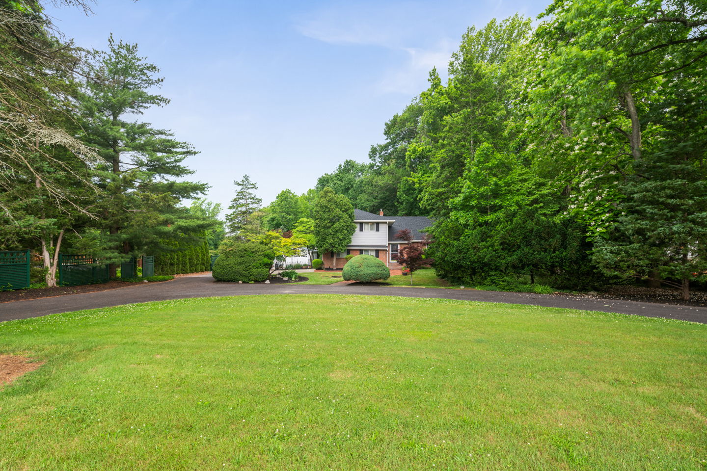 906 Davis Rd, Barrington, NJ 08007 PLUSH Image Corporation