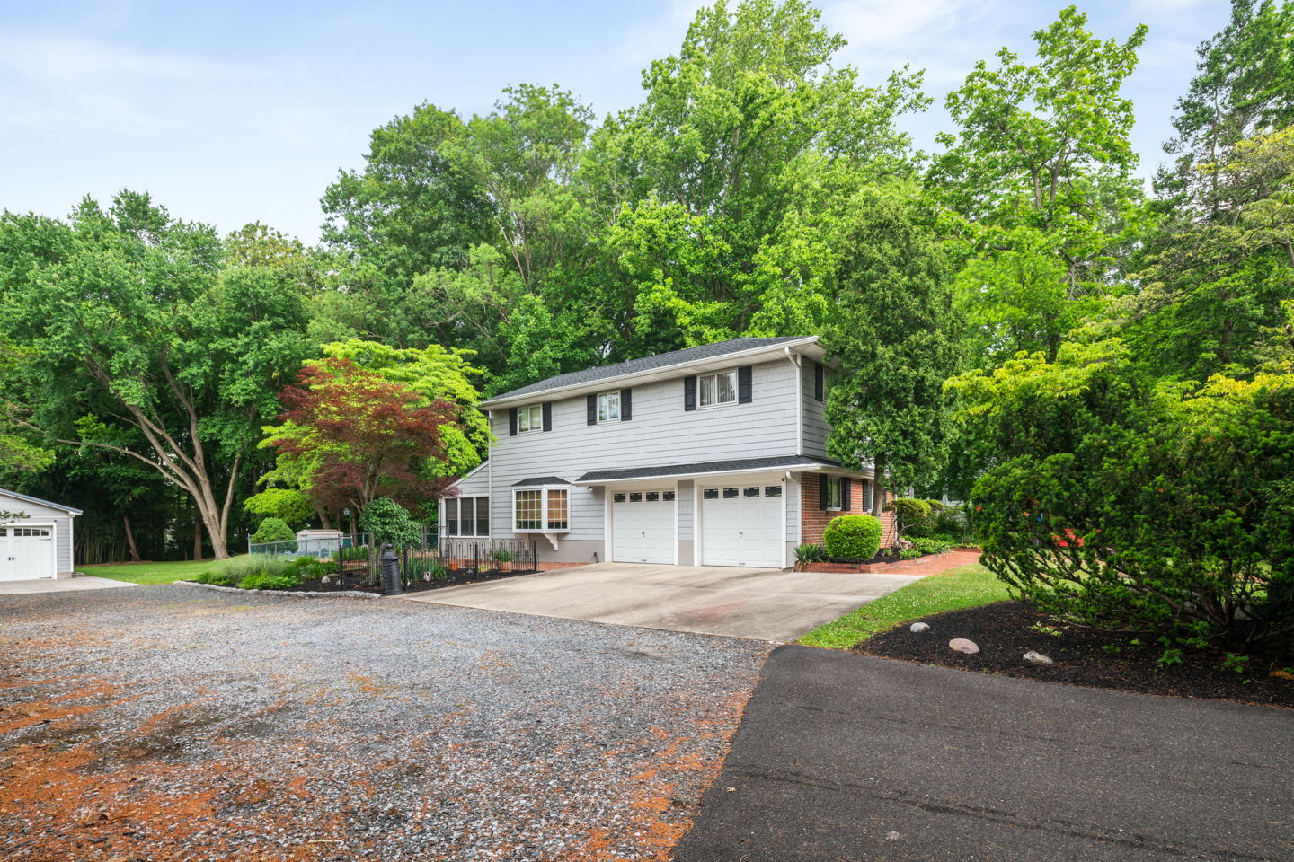 906 Davis Rd, Barrington, NJ 08007 PLUSH Image Corporation