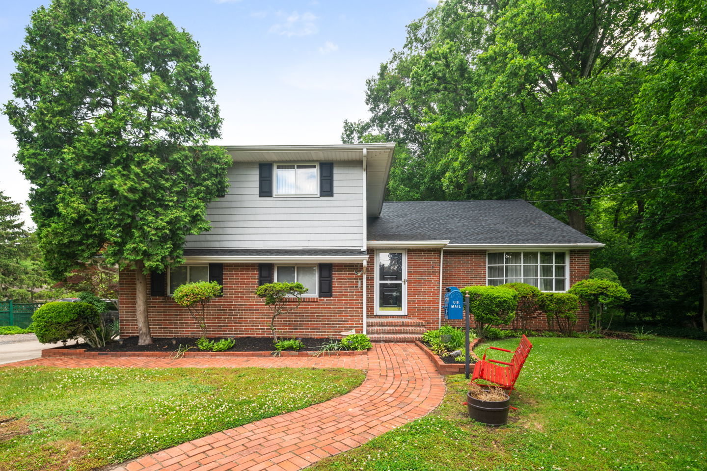 906 Davis Rd, Barrington, NJ 08007 PLUSH Image Corporation