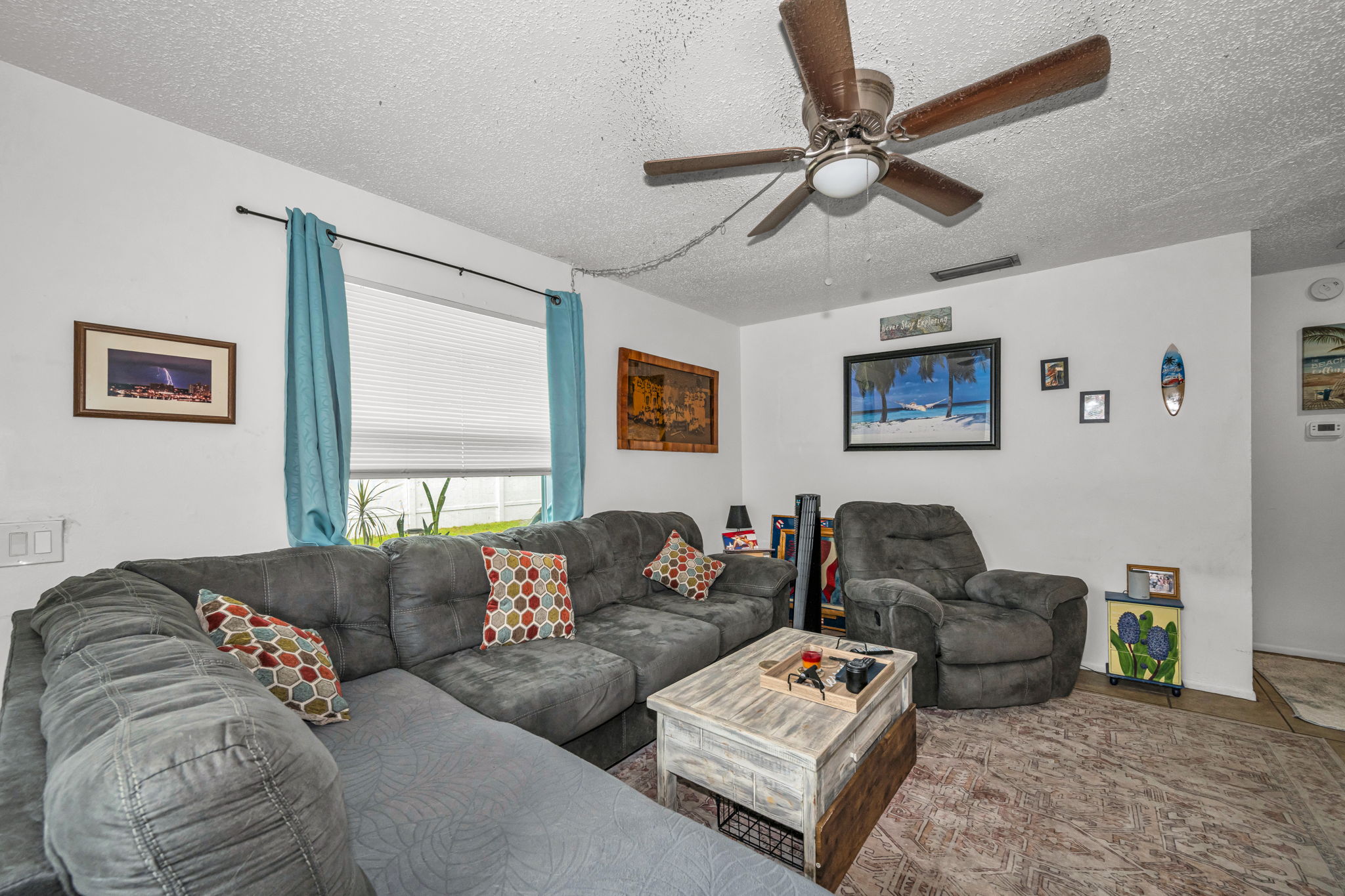 906 Living Room 1