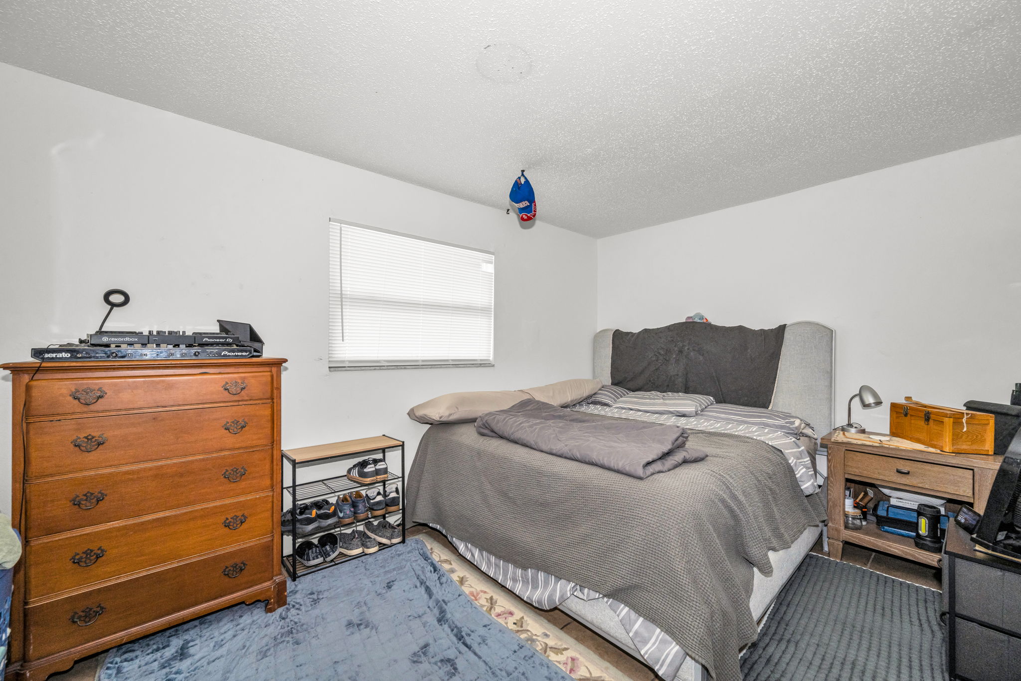 906 Bedroom 1a