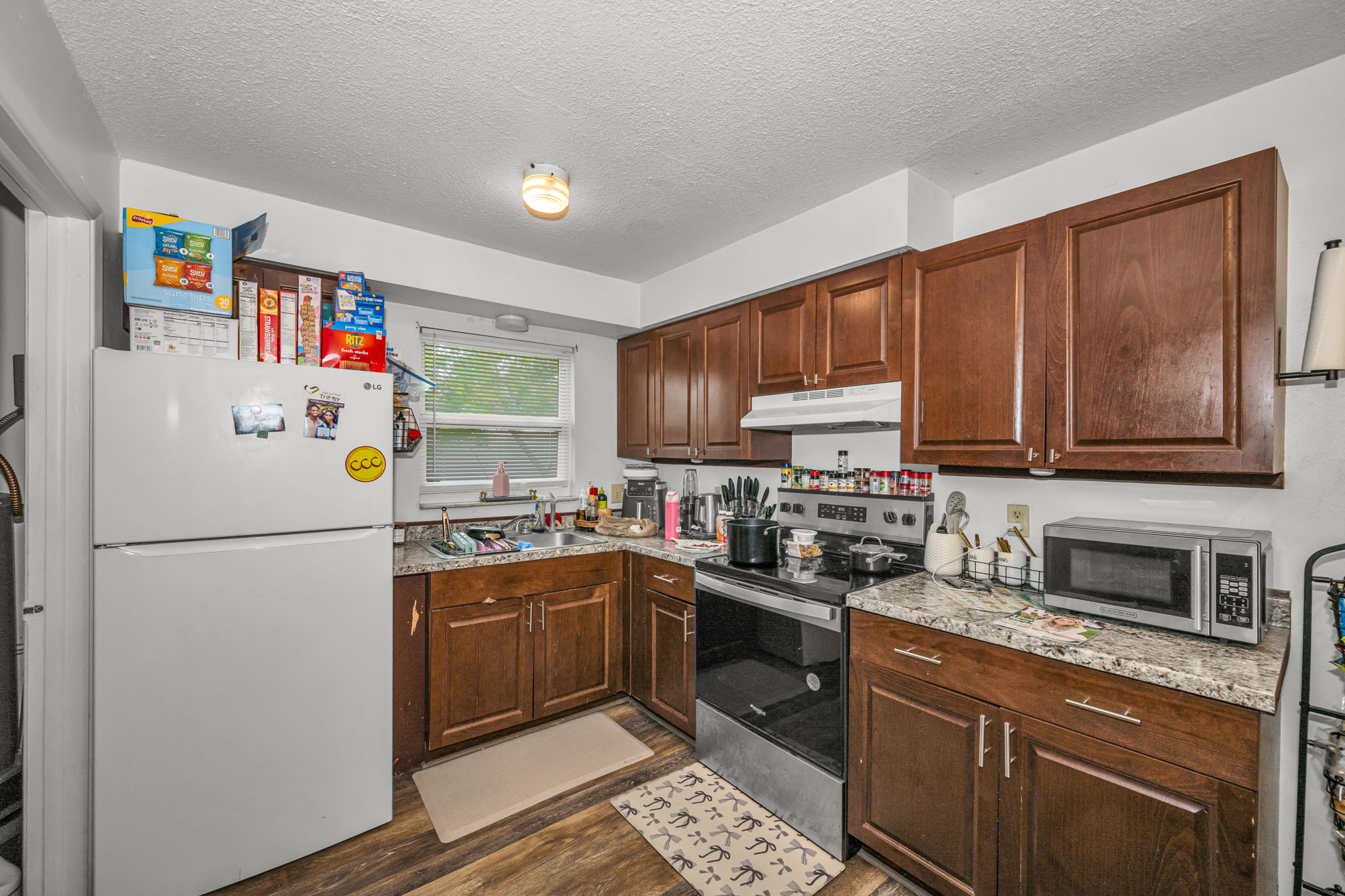 908 Kitchen 2