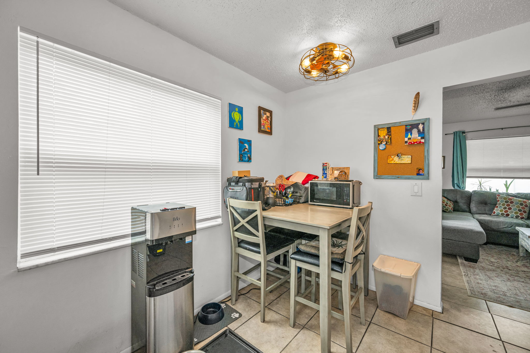 906 Kitchen 4
