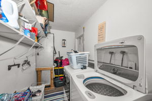 908 Laundry Room 1