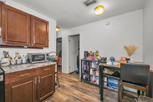 908 Kitchen 4