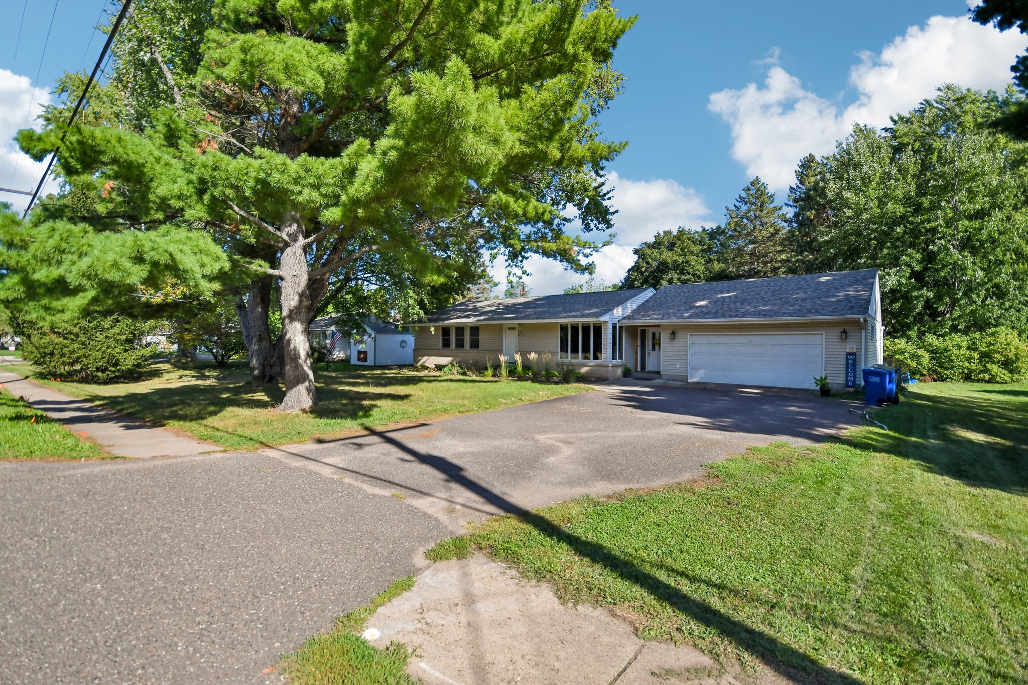N Cascade St-S1109-002.jpg