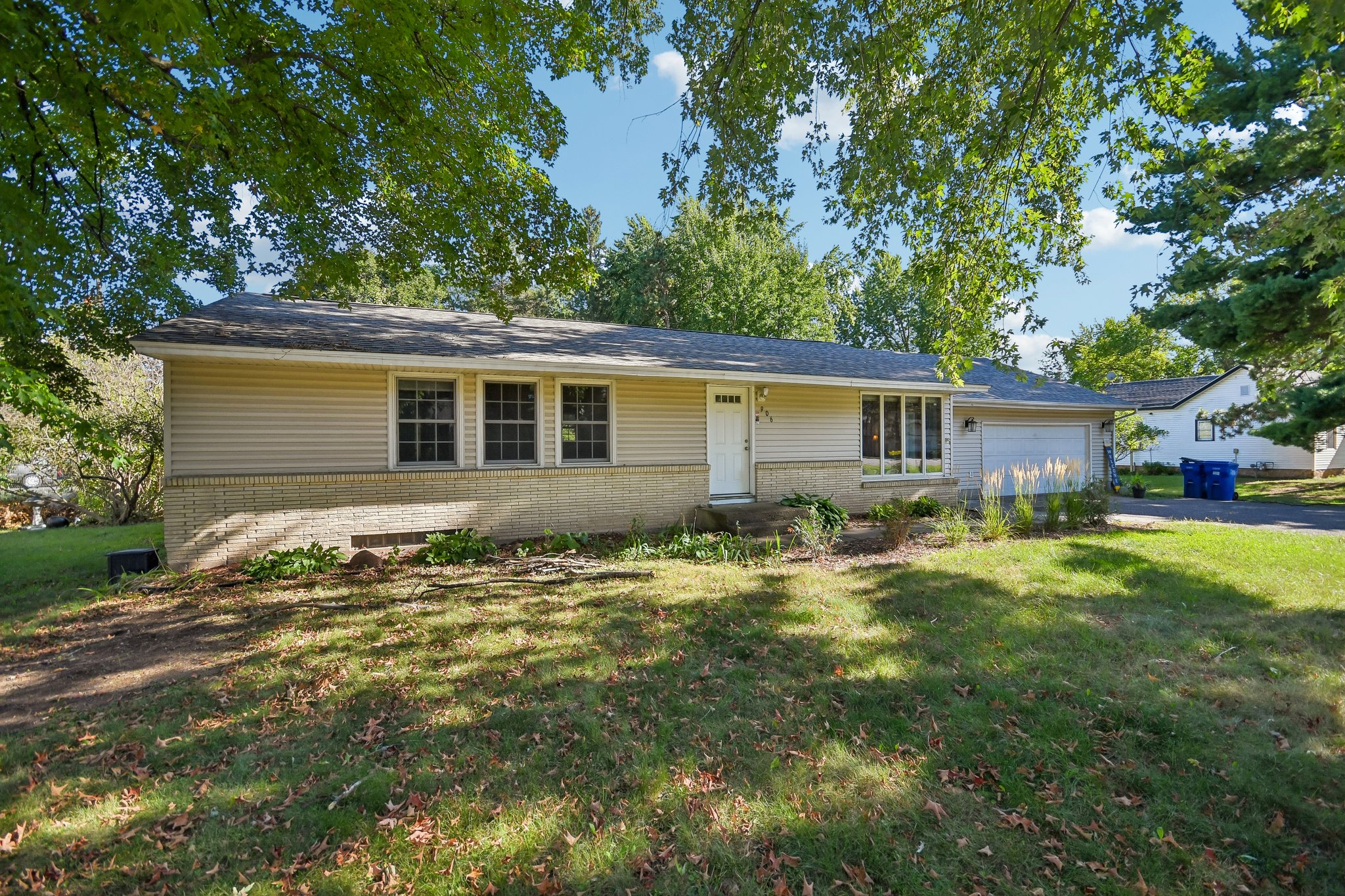 N Cascade St-S1109-046.jpg