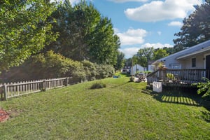 N Cascade St-S1109-044.jpg