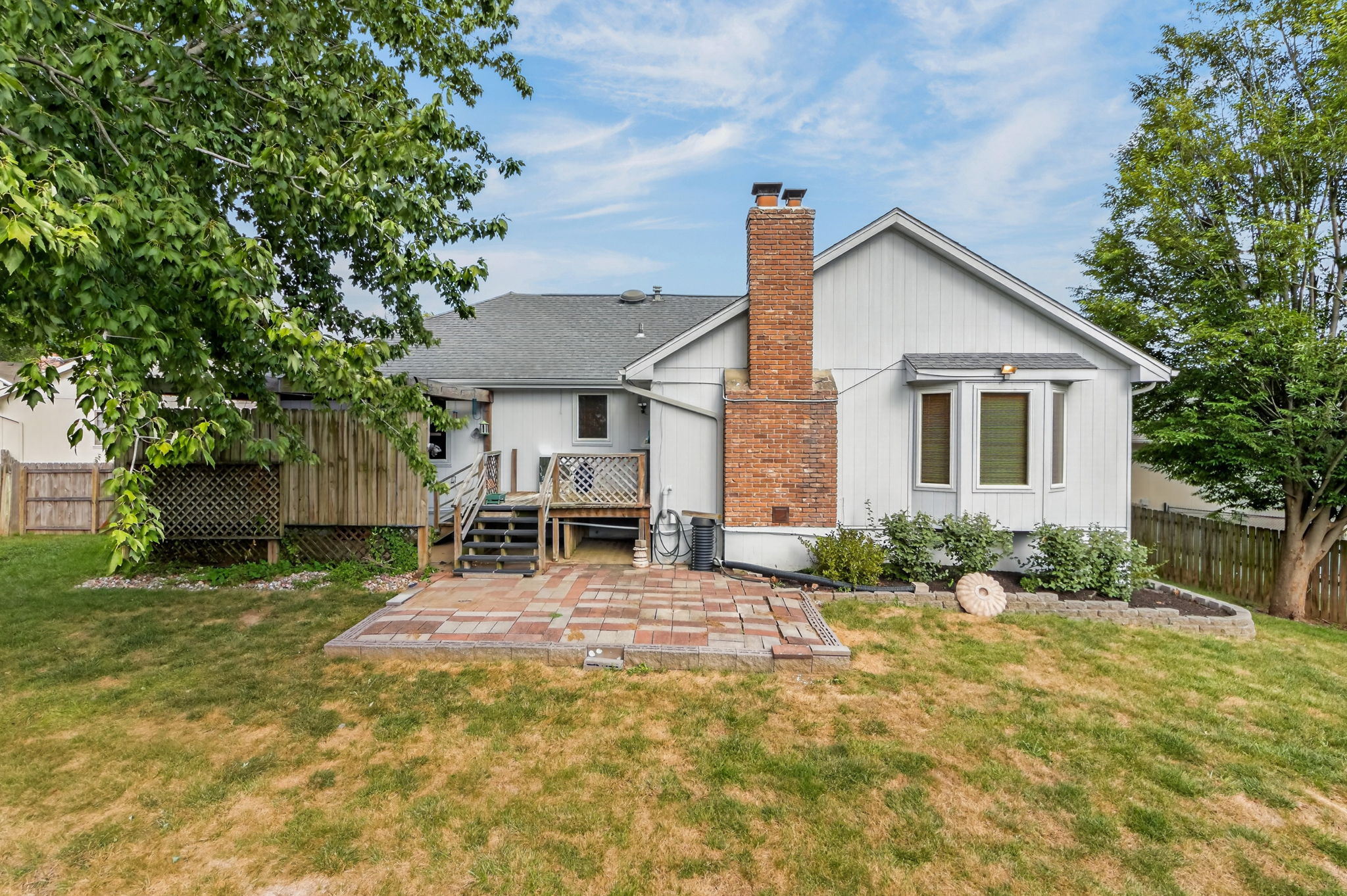 906 NW Chestnut Cir-004