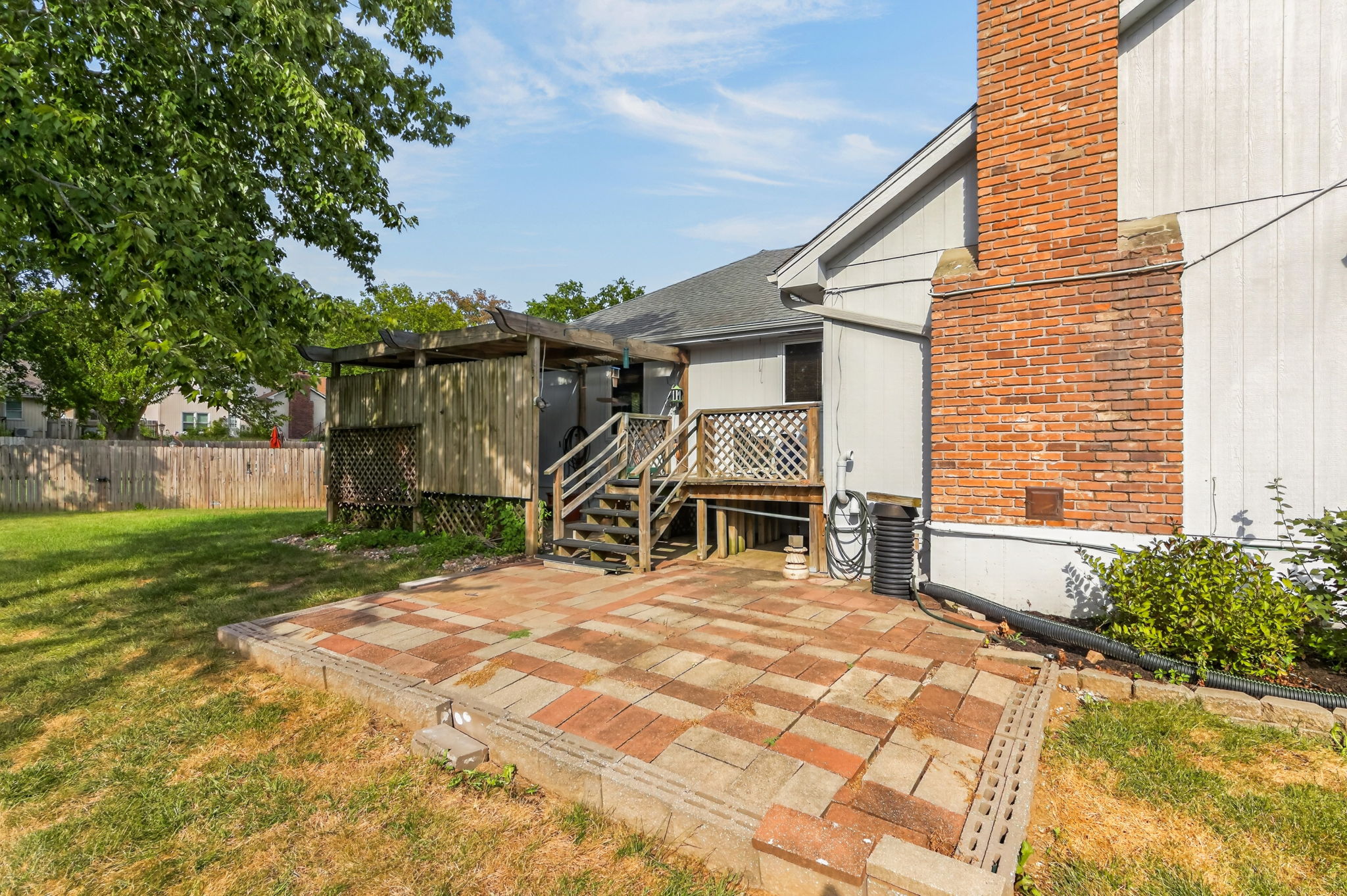906 NW Chestnut Cir-007