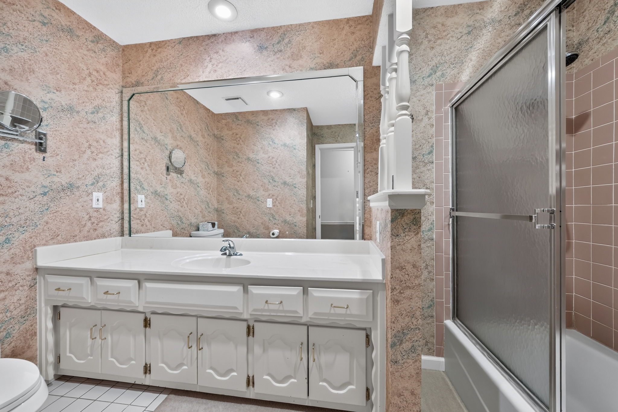 906 NW Chestnut Cir-032