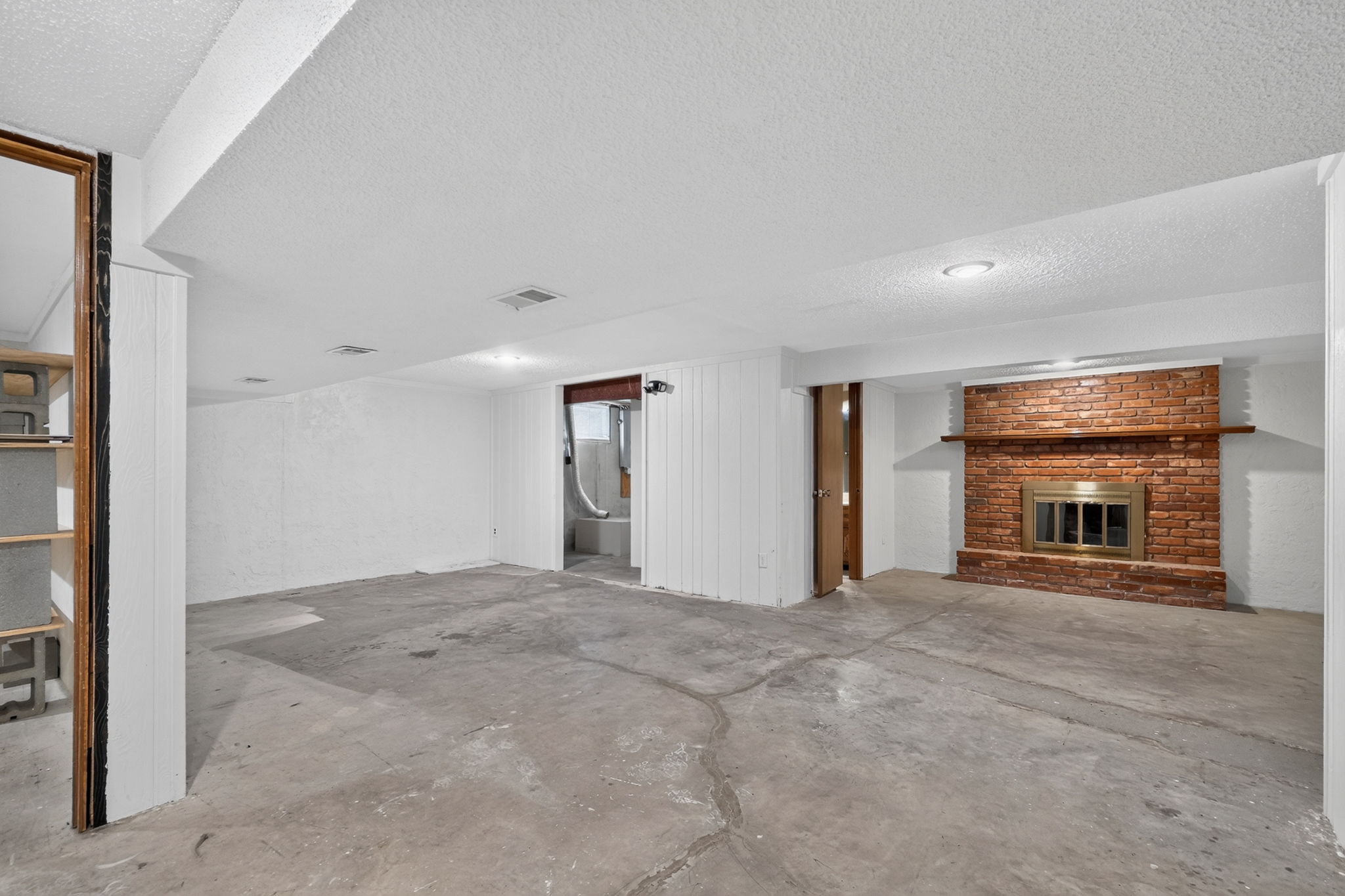 906 NW Chestnut Cir-034