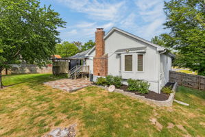 906 NW Chestnut Cir-005