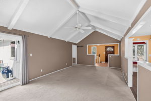 906 NW Chestnut Cir-015