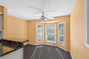 906 NW Chestnut Cir-019