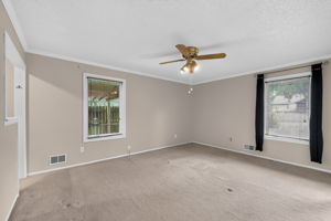 906 NW Chestnut Cir-023