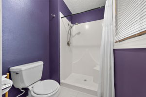 906 NW Chestnut Cir-027