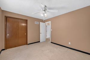 906 NW Chestnut Cir-029