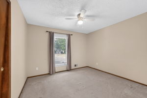 906 NW Chestnut Cir-030