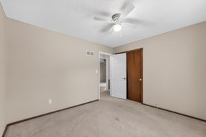 906 NW Chestnut Cir-031