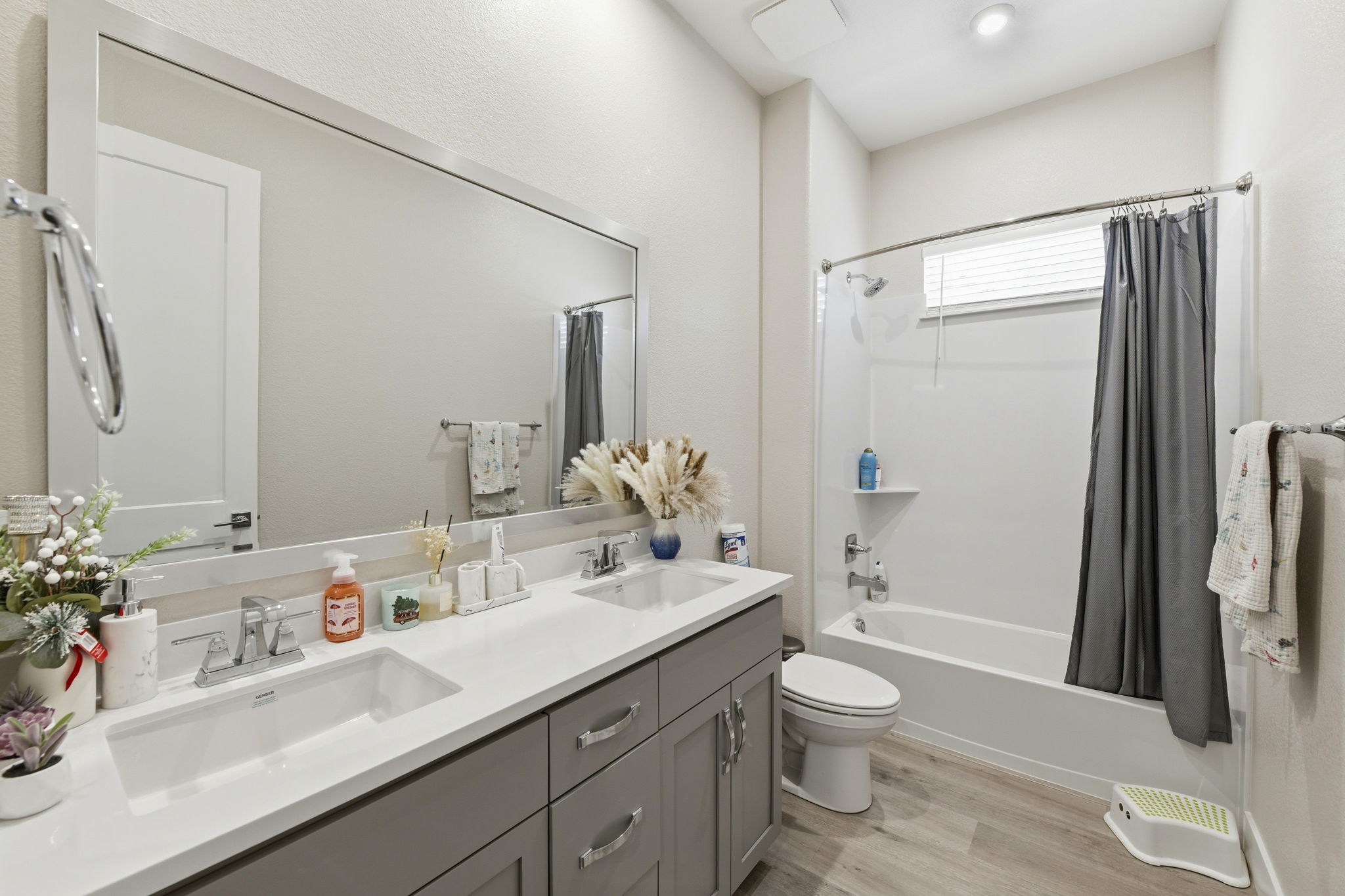 022_F8_9060 Horvath St