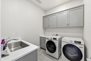 025_F8_9060 Horvath St