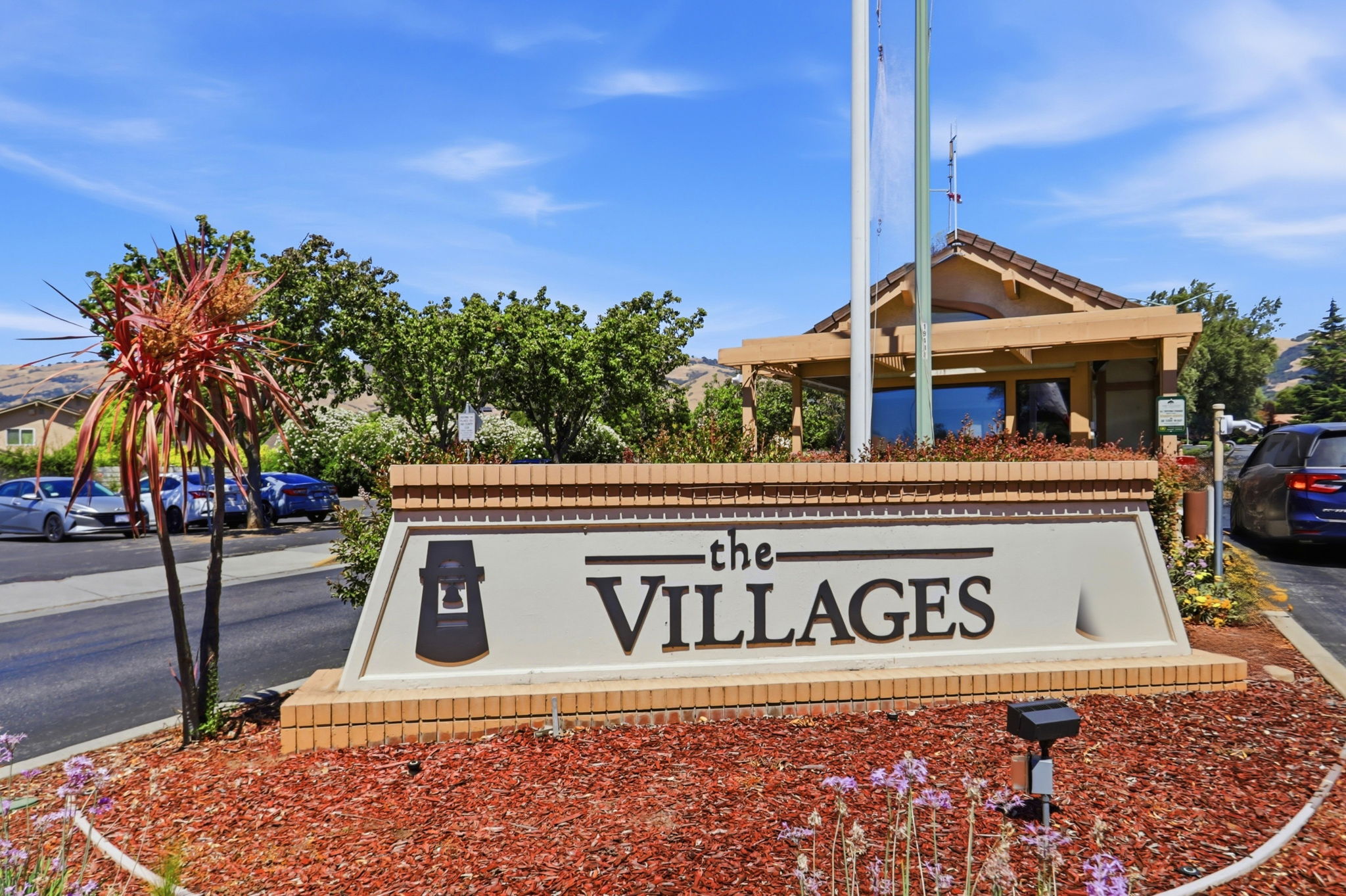 051_F8_9066 Village View Loop