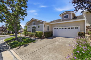 002_F8_9066 Village View Loop