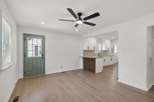  Photo 0