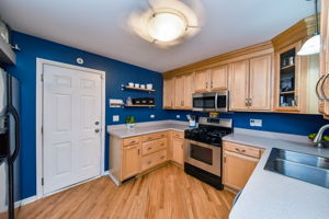  907 Main St, Batavia, IL 60510, US Photo 8