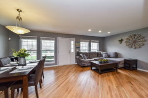  907 Main St, Batavia, IL 60510, US Photo 2