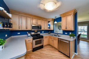  907 Main St, Batavia, IL 60510, US Photo 7