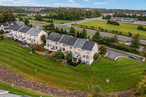 9072 Marble Falls Ct, Bristow, VA 20136, USA Photo 34