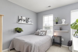 9072 Marble Falls Ct, Bristow, VA 20136, USA Photo 18